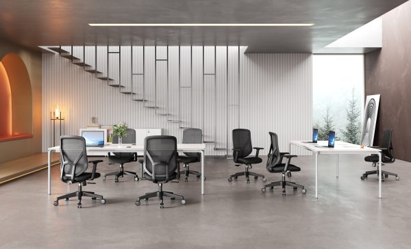 Silla ejecutiva ergonómica económica modelo León con brazos ajustables