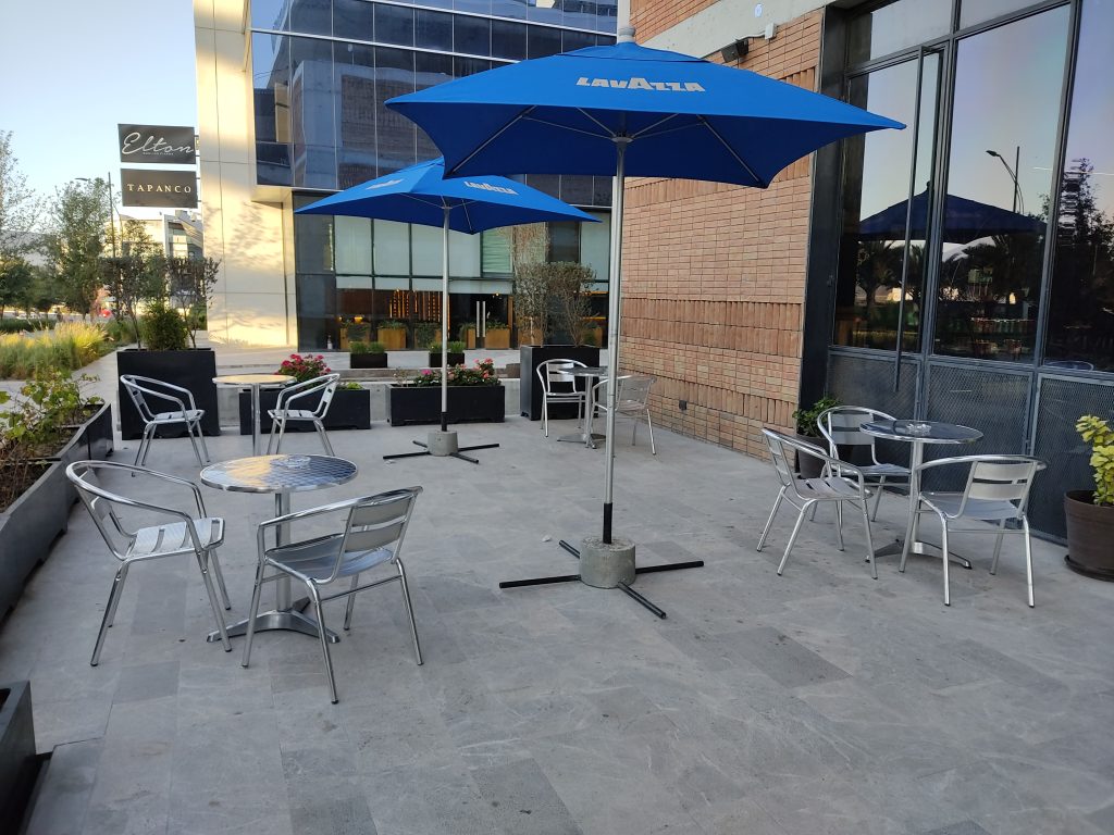 Silla de aluminio anodizado apilable para cafetería y restaurante resistente a la corrosión