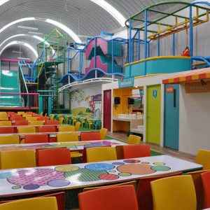 Silla restaurantes y cafeterías plástico apilable RITMO Rojo - Image 4