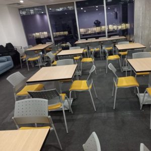 Silla Areta 4 patas polipropileno italiano uso rudo 200kg