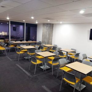 Silla Areta 4 patas polipropileno italiano uso rudo 200kg